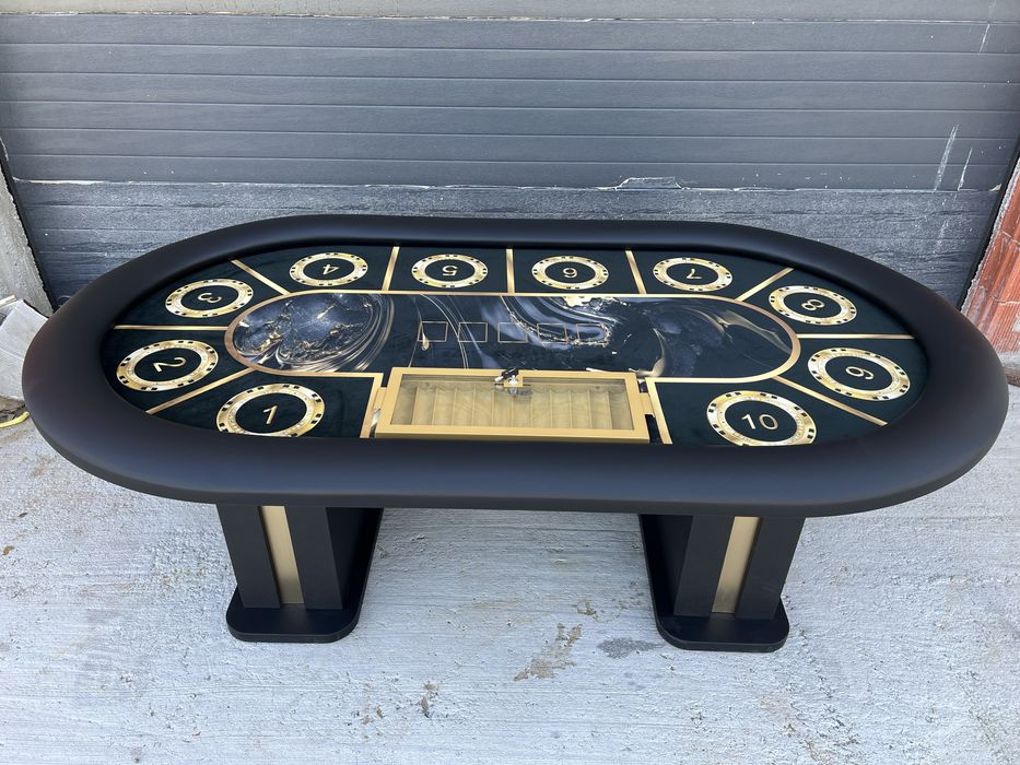 Masa poker CustomTables.eu customizata client cu jetoniera metalica