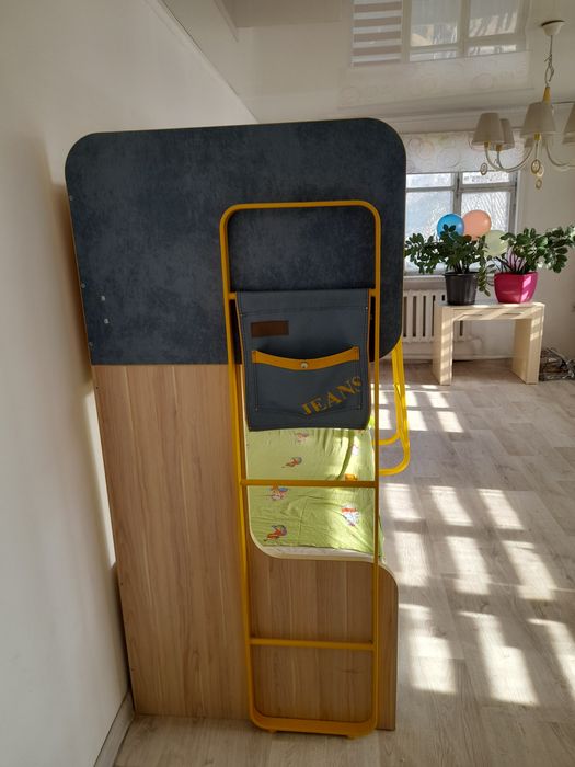 Кровать двух Ярусную