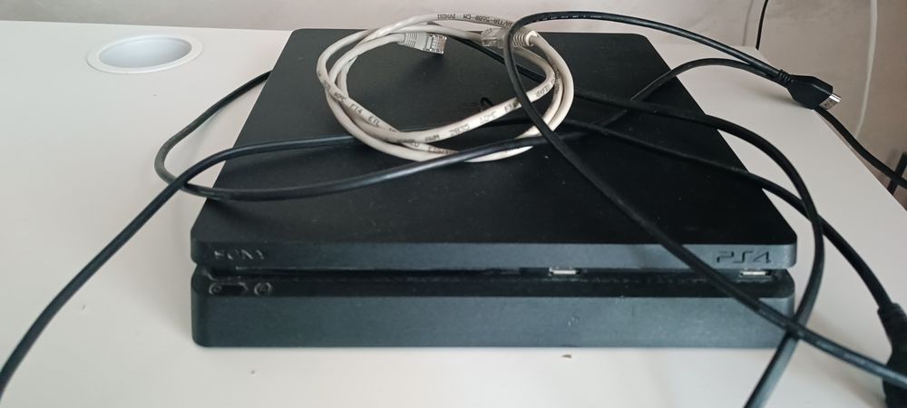 Продается РС 4 Слим б/у