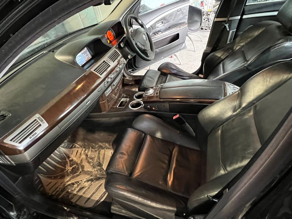 Bara/masca/spoiler spate Bmw seria 7 E65