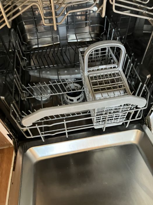 Съдомиялна Hotpoint Ariston LSF 835