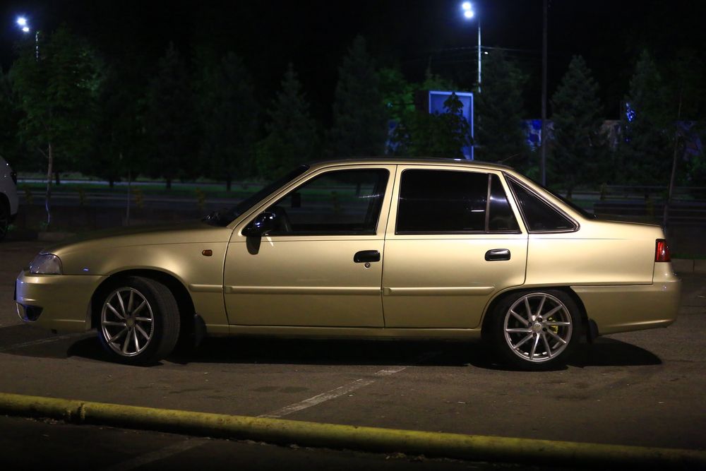 Титанка R16 покришка