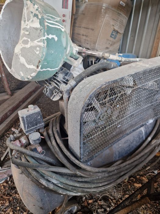 Компрессор трехпоршневый