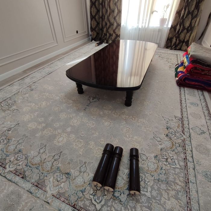 Продоется стол 2х2,5 в хорошом состаяние