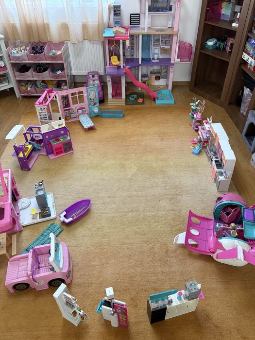 Casa barbie dream house , rulota voyaj, rulota mancare masina si altele