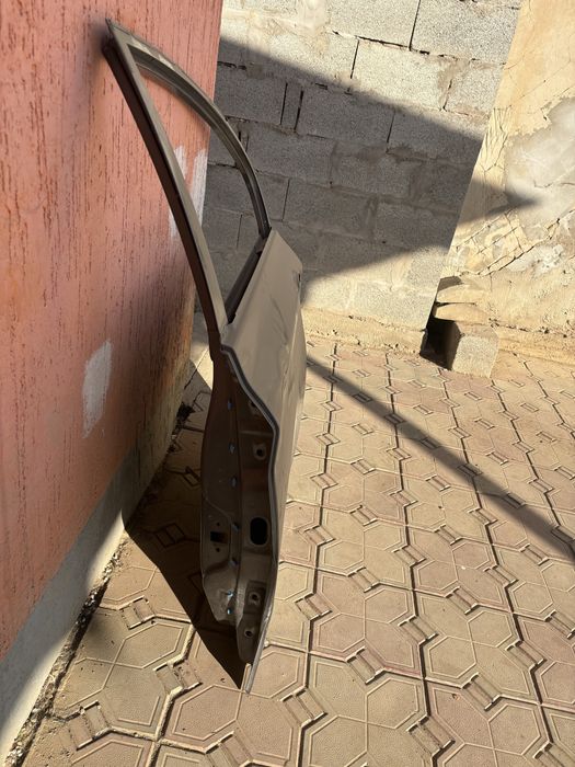 Продам дверь на МG 350.