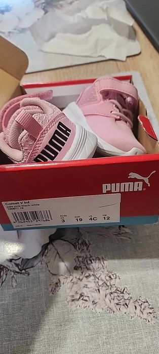 Vând adidași Puma Nr 19, roz