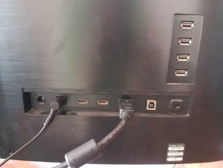 Monitor curbat Samsung S34E790C rezolutie 3440x1440 panel VA difuzoare