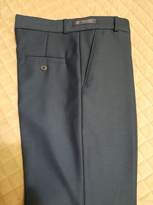 Продам школьные брюки