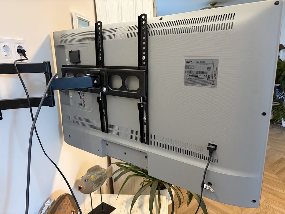 Телевизор Samsung 40” LED 4k