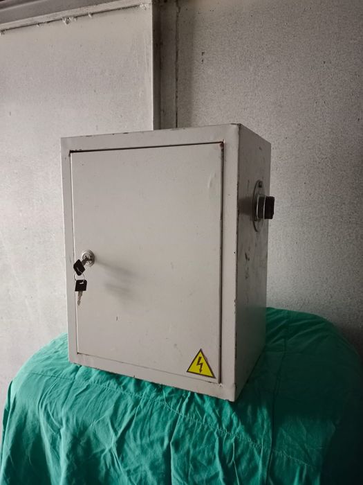 Ящик вводной с рубильником