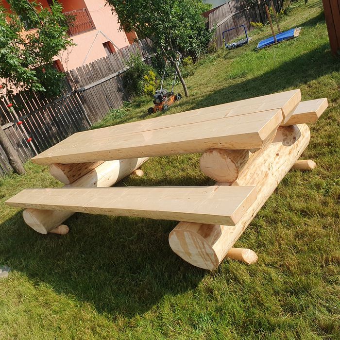 Masă lemn rotund, mobilier gradina,căsuțe, locuri de joacă