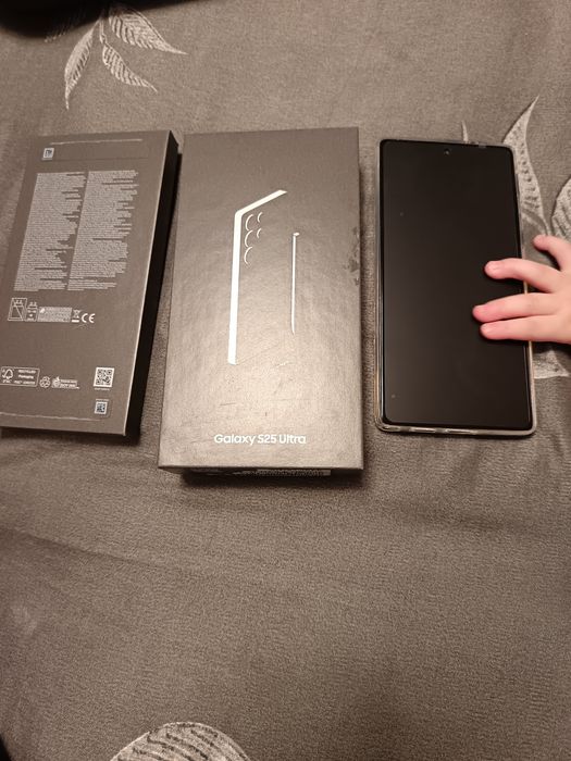 Vând Samsung s25 ultra