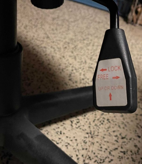 продавам офис стол 1