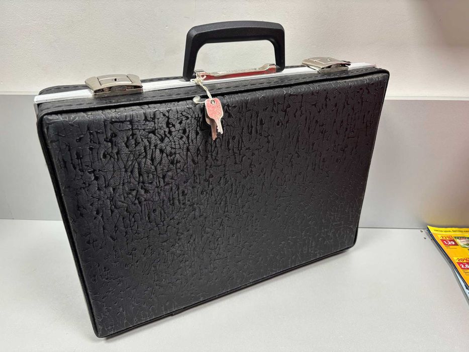 НОВ! Твърд Ретро Дипломатически Куфар