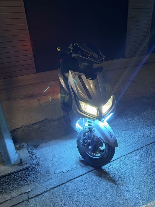 Продам скутер м8 на хрду