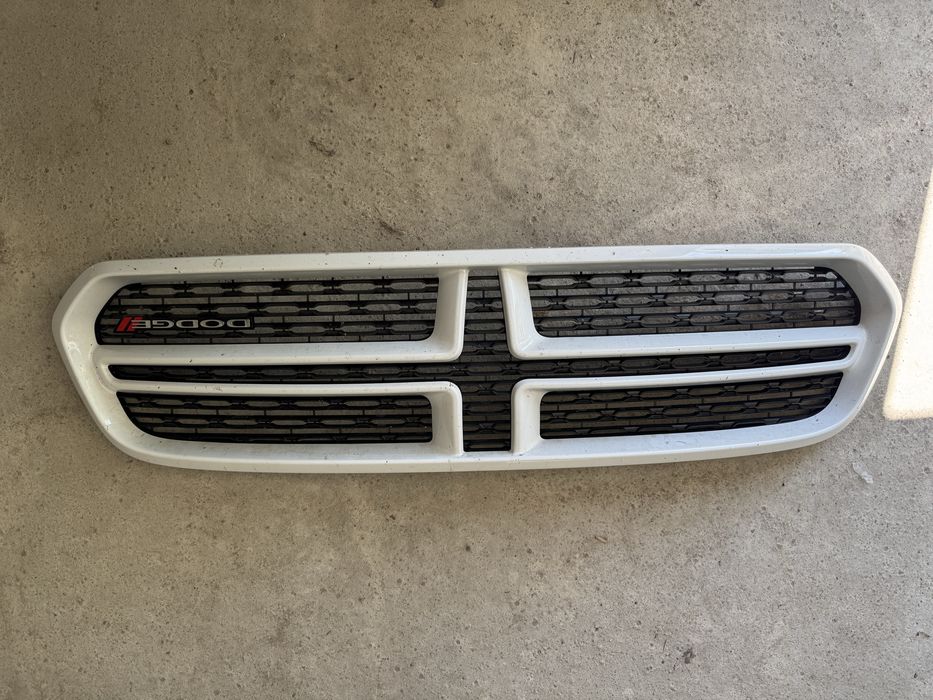 Решетка Dodge Durango
