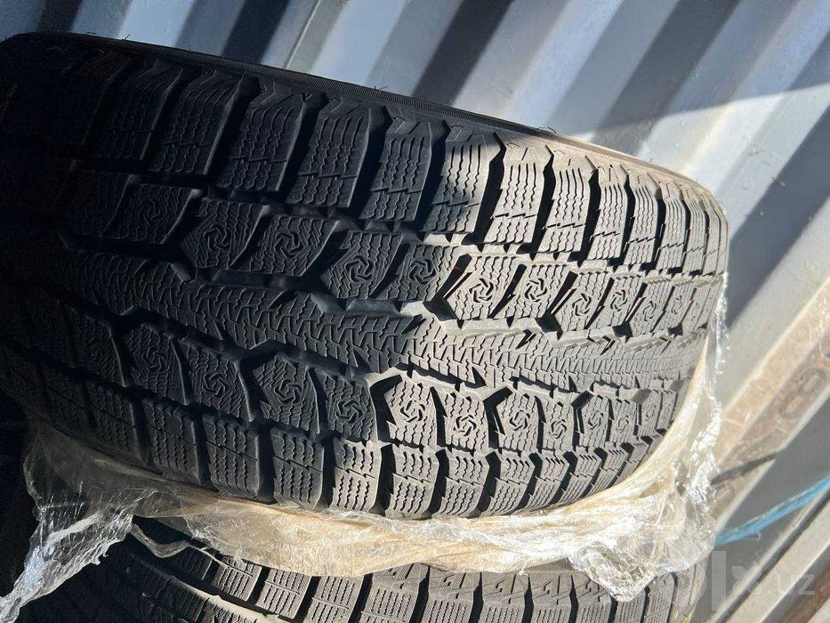 Продам зимние шины TOYO 235/50/R18