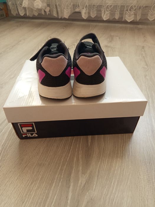 Маратонки Adidas номер 35