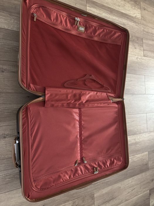 Продаю чемодан DELSEY Paris, 30 дюймов
