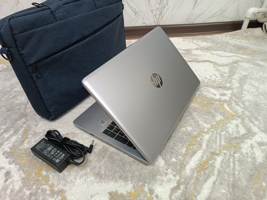 Ноутбук HP i3-10thGen SSD M.2 + Сумка.
