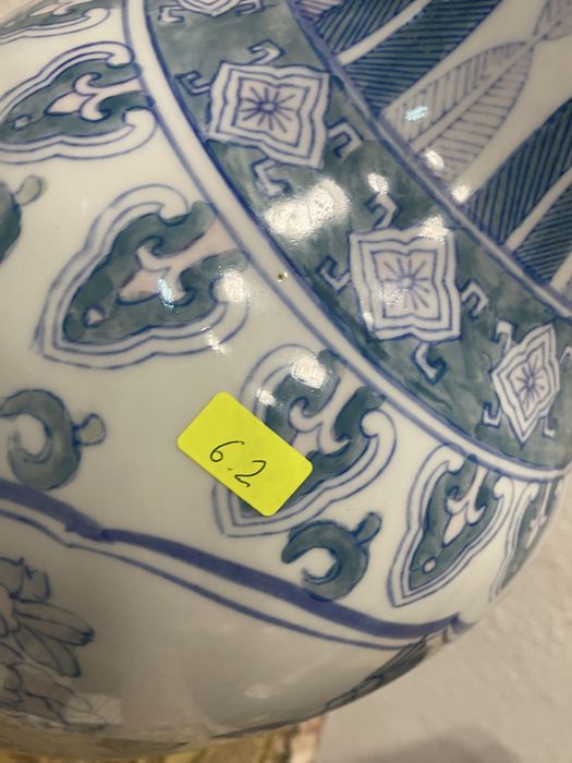 Голяма китайска ваза от порцелан