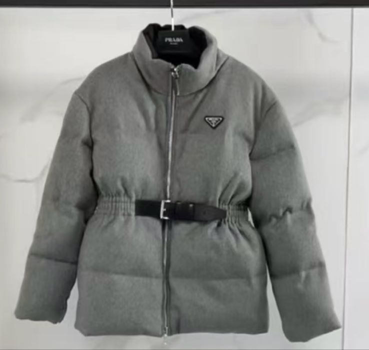 Продам пуховик Prada
