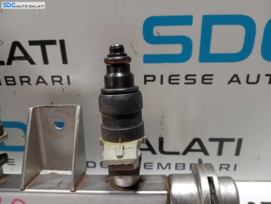 Rampa Presiune cu Injectoare Distribuitor Carburant Benzina Audi 80 1.6 B 1990 - 1996 Cod 078133551D 050133317 [M4261] [M4262]