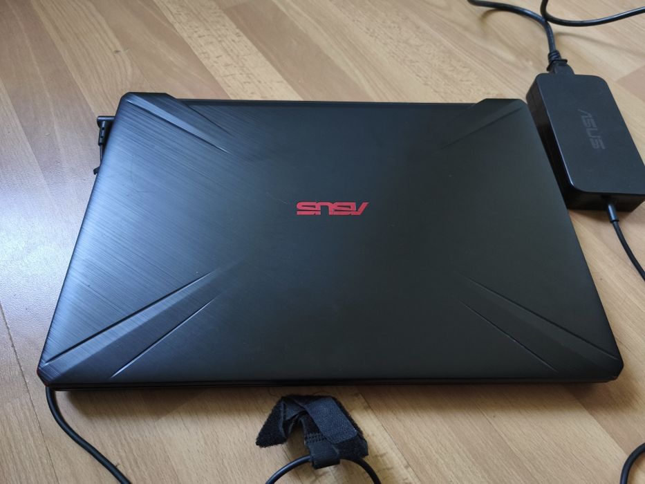Asus Tuf 17,1"IPS Ryzen5 4.2Ghz 16Gb RX560 4Gb