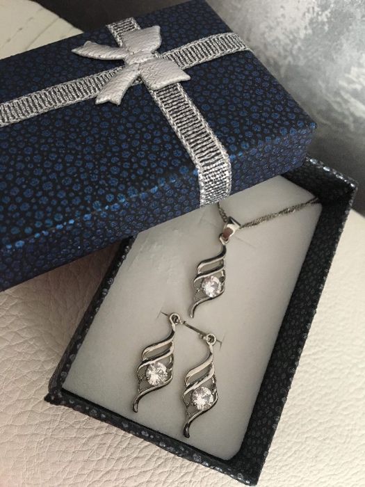 Сребърно колие и обеци комплект