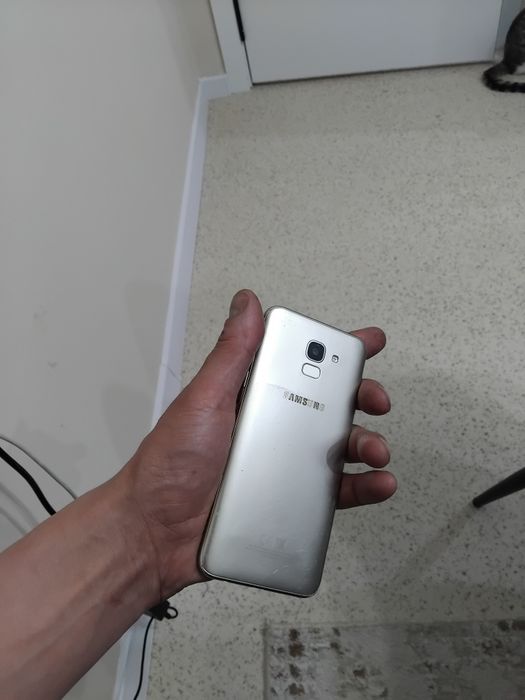 Самсунг j6,32гиг ,