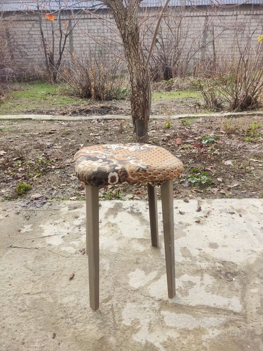 Табуретки или ножки для табуретки