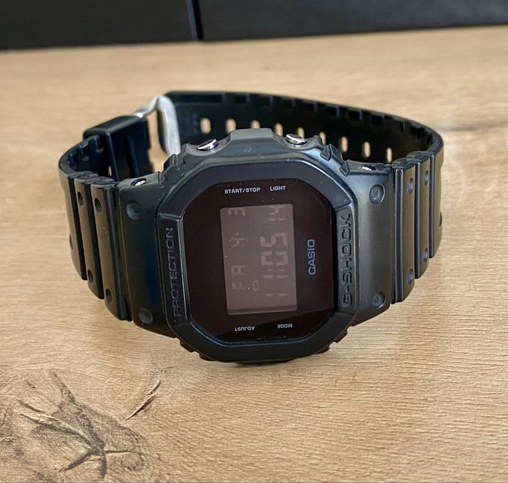 Часы Casio G-Shock