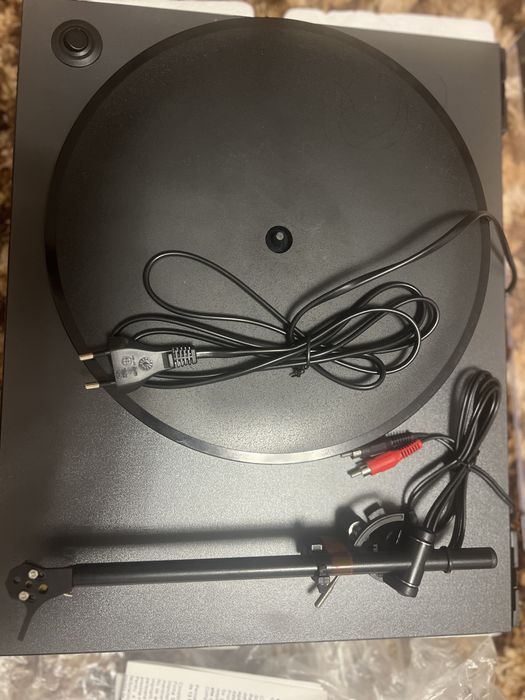 Vand gramofon rega planer 1 nou