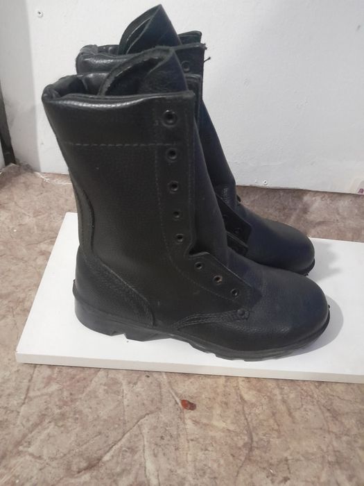 Продам  берцы новые  зимние  и летние