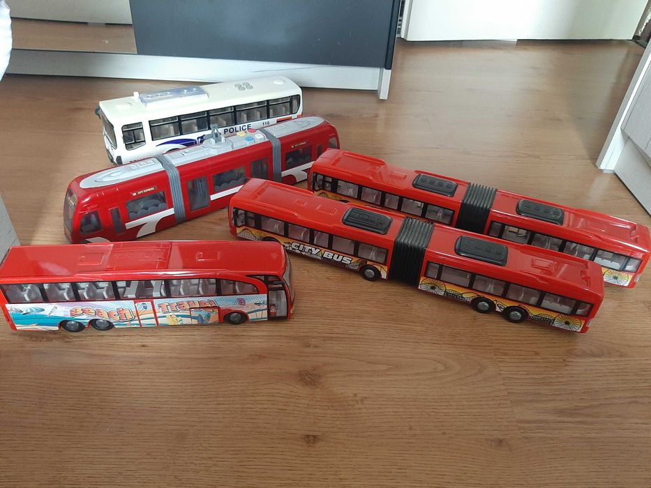 Лот автобуси 5 броя
