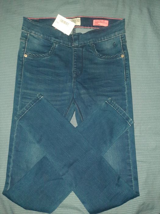 Продам новые джинсы