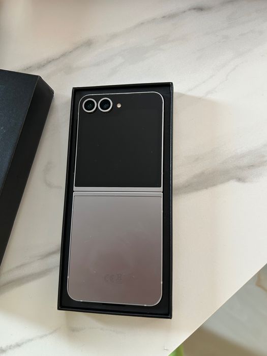 Galaxy ZFlip 6- нов с гаранция