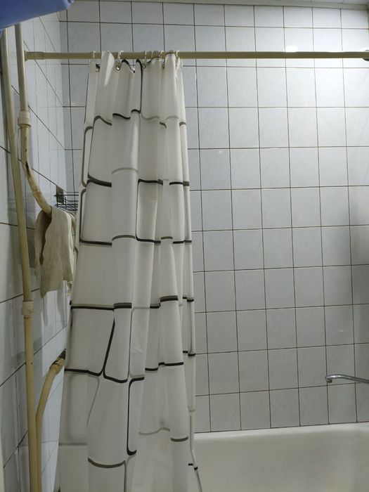 Юнусабад 11 квартал Мегапланет олдида 2 хона уй берилади