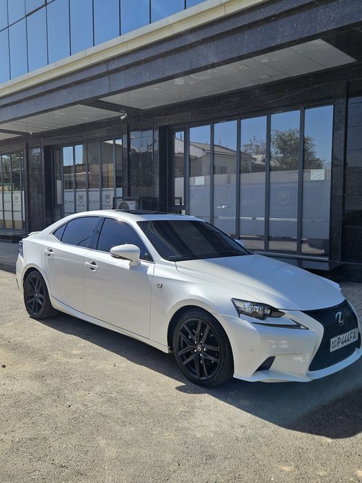 LEXUS IS250 sotiladi