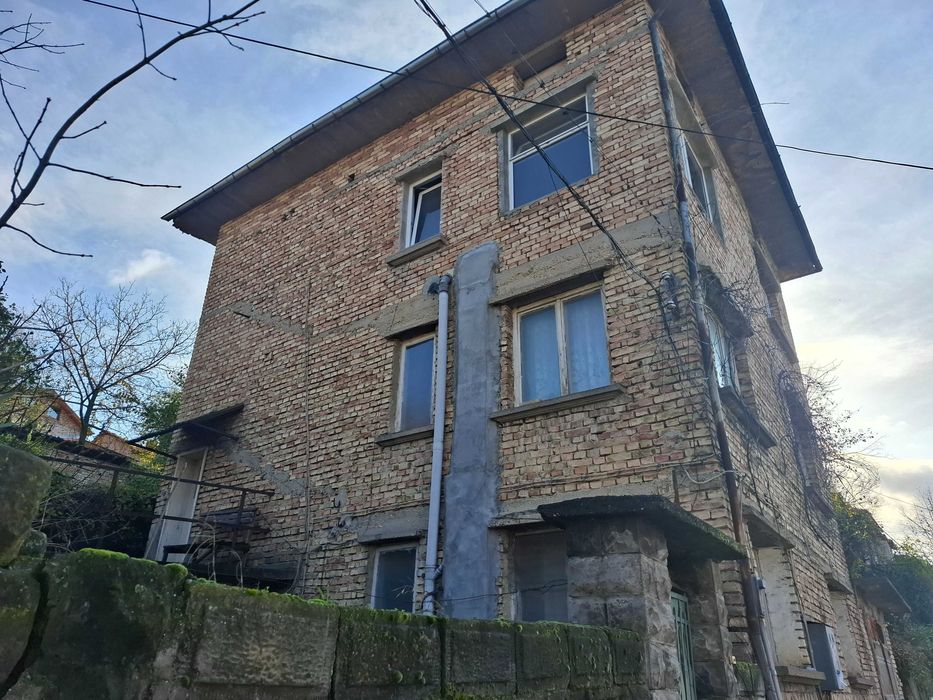 Продава се Къща в Велики Преслав - 225 кв.м за 170 €/кв.м - Снимка #3