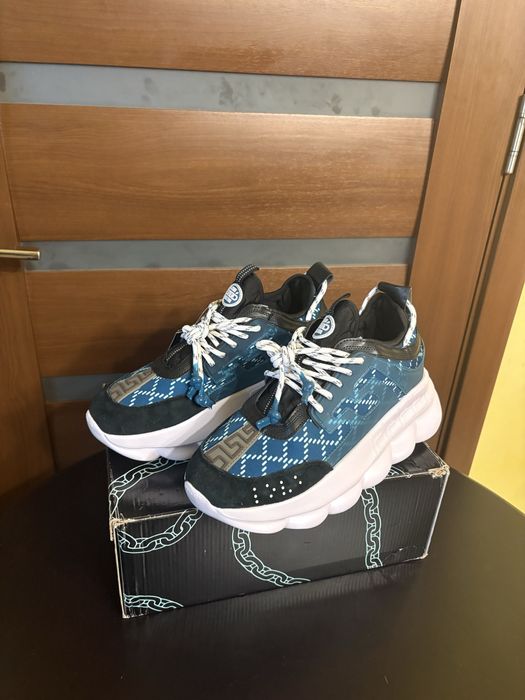 Versace chain reaction