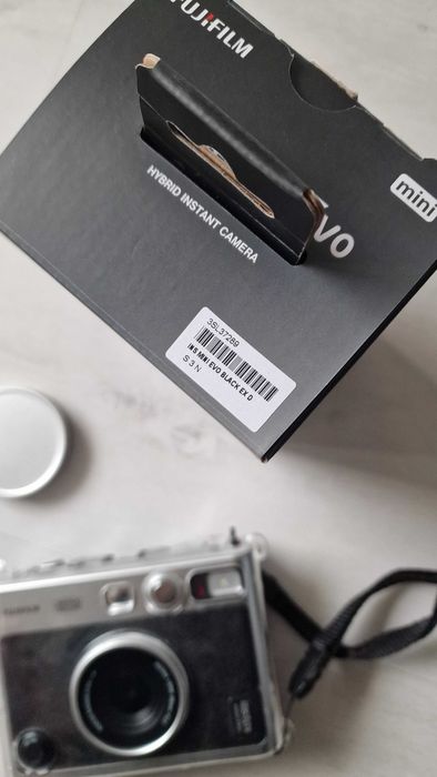 Fujifilm Instax EVO хибриден моментен фотоапарат