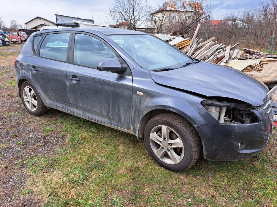 Dezmembrez KIA Ceed 1.4 benzina 2008