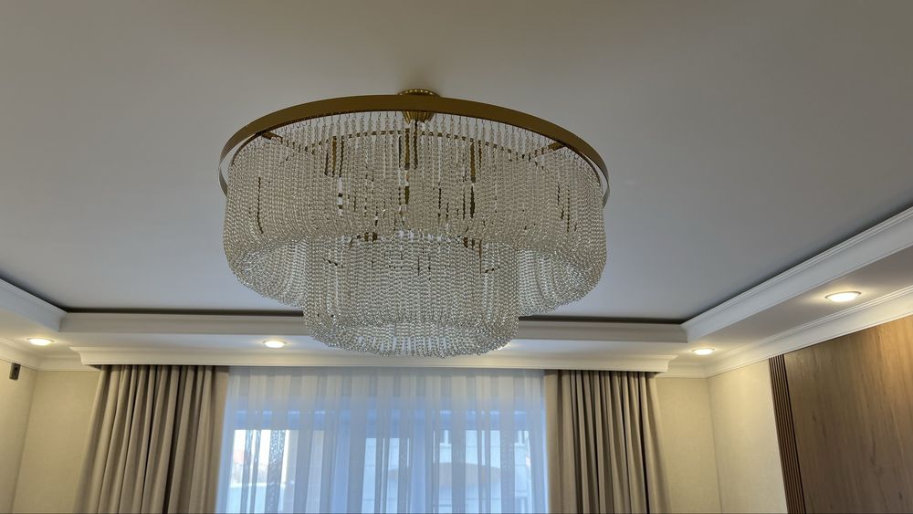 Продам новую люстру