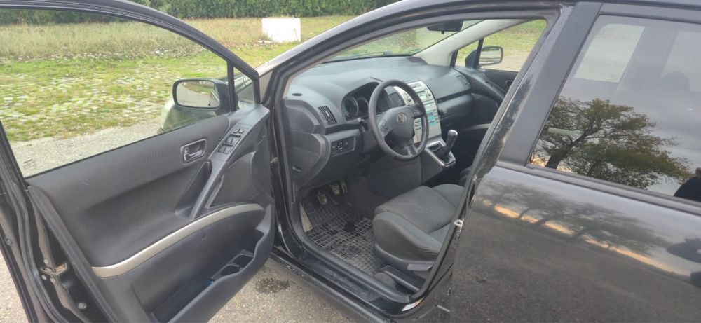 Toyota Corolla Verso 2.2 D-4D • 2008 • 7 locuri