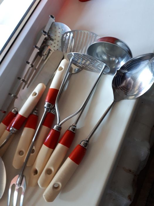 Посуда тарелки ложки бакалы