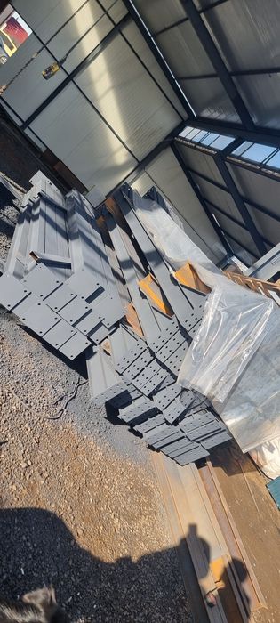 Schimb hale metalice cu materiale de construcții