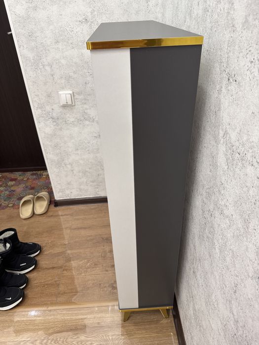 Продается обувница