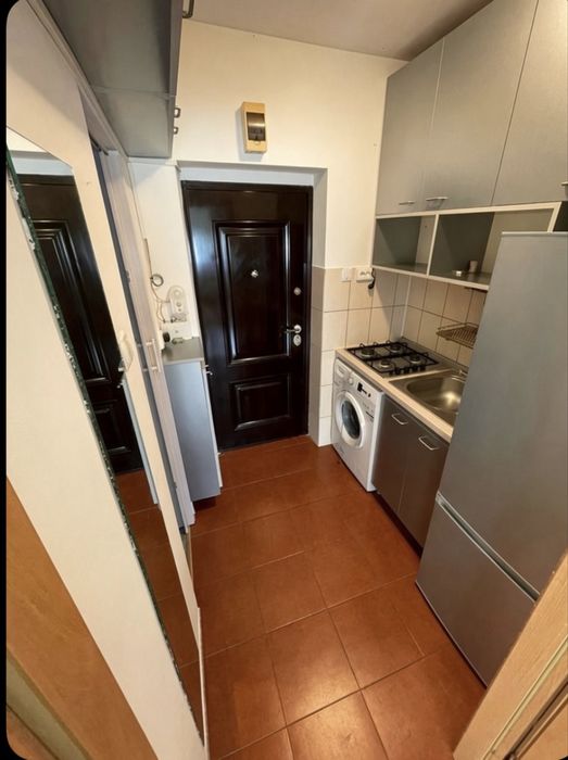 Vindem garsonieră et3/4 . Str.Sovata nr23